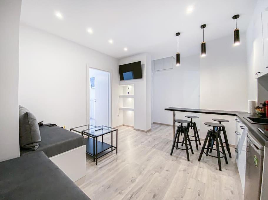 Syntagma Square, 60Sqm Platinum Suite 아테네 외부 사진