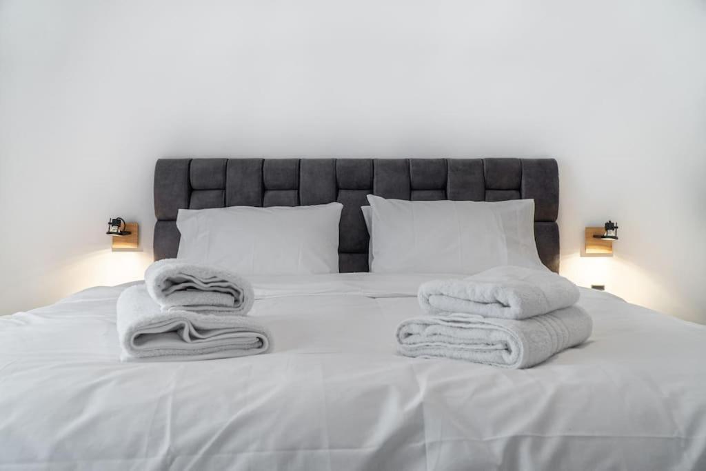 Syntagma Square, 60Sqm Platinum Suite 아테네 외부 사진